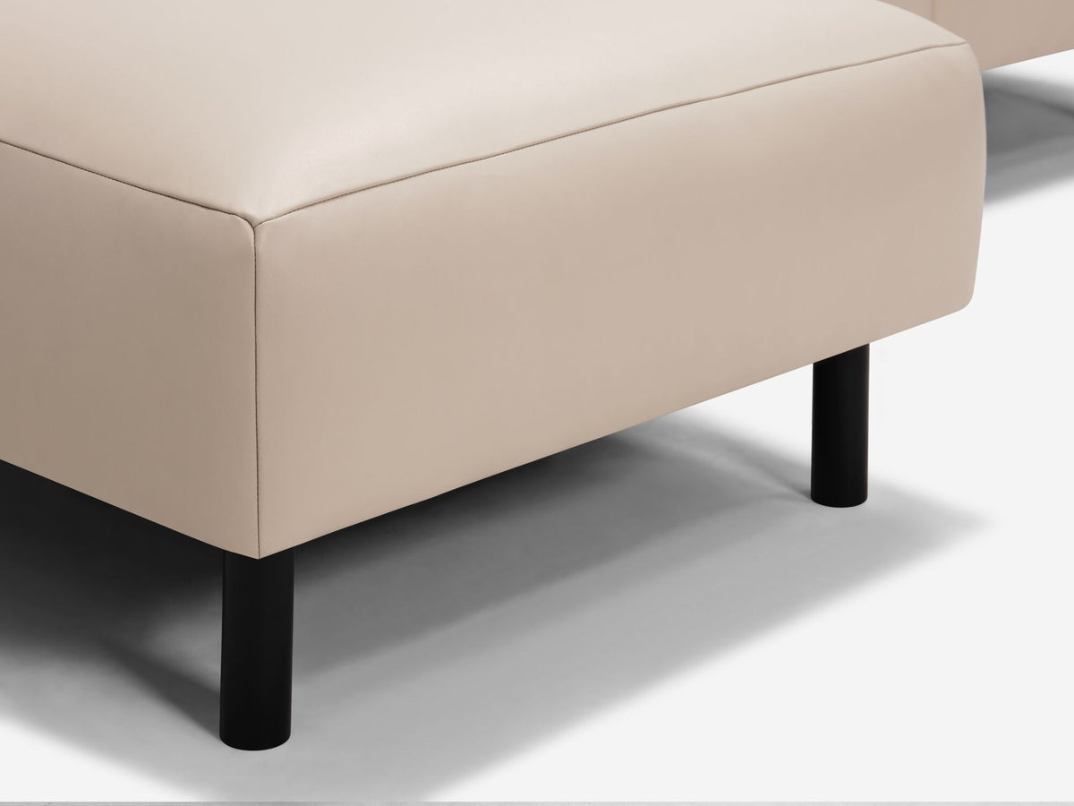 Paloma Hemp Leather - Black Peg Legs