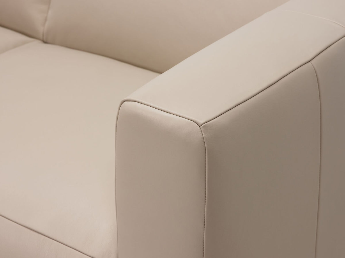 Paloma Hemp Leather - Left Hand Facing Chaise - Black Peg Legs