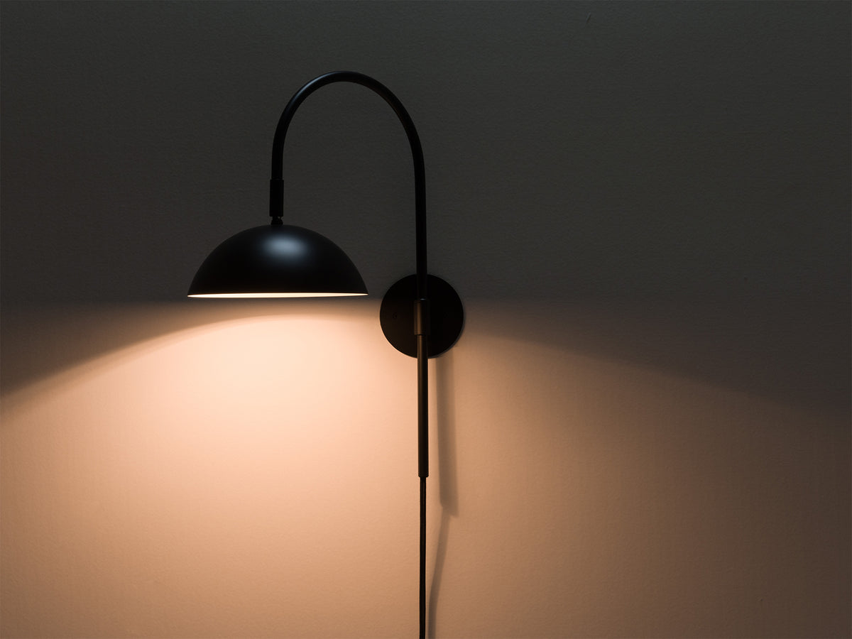 Bow Wall Lamp – Black – view 2