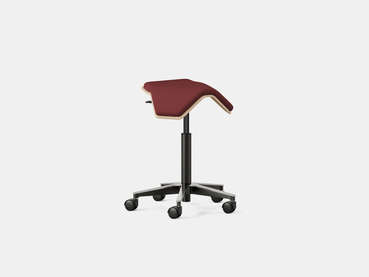 Saddle Chair – ILOA Plus / Brick