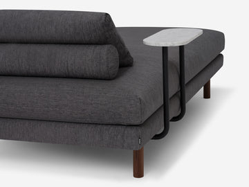 Grade 50 Coda Ash avec pattes noyer et un table de marbre oblong