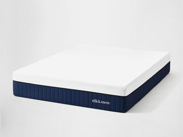 Silk & Snow Mattress – Medium-Firm / Queen – view 3