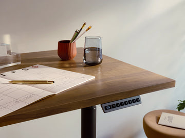 Novah Lift Desk