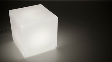 Boxy Table Lamp - Large – Frosted Glass – view 3