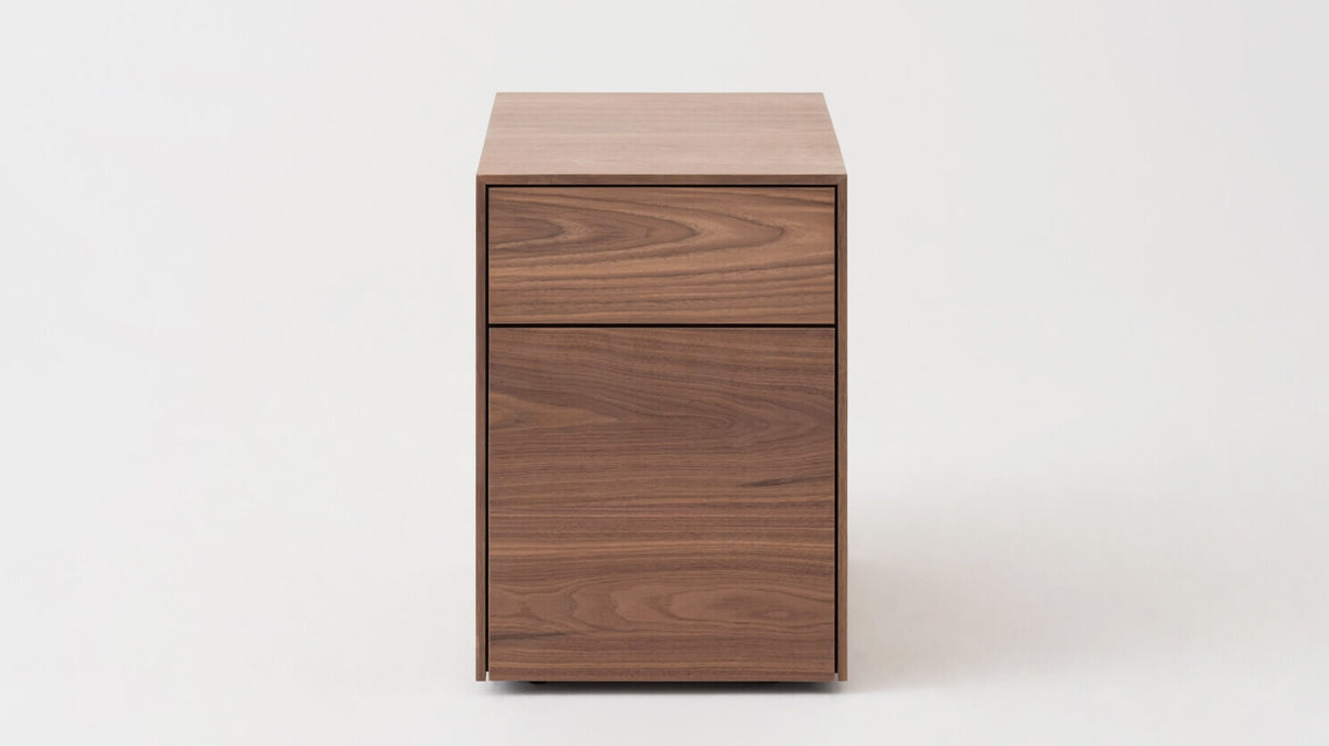 Kendall Pedestal – Walnut