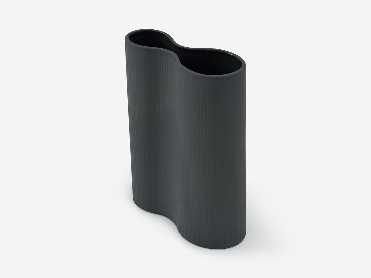 The Organic Vase – Black – view 6