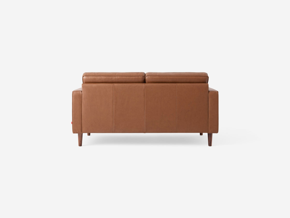 Classic Sahara with Walnut Legs - Regular Arm Height