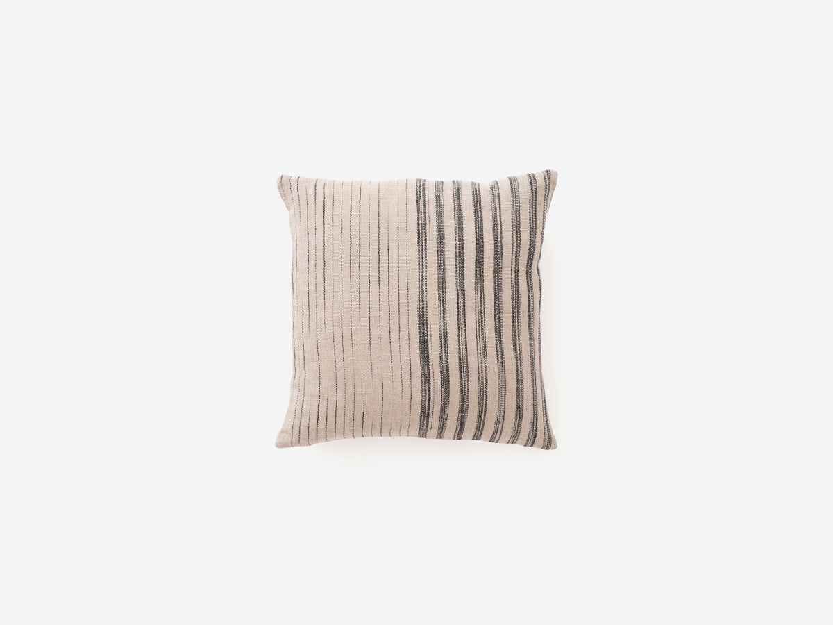 Riad Pillow – Black and White